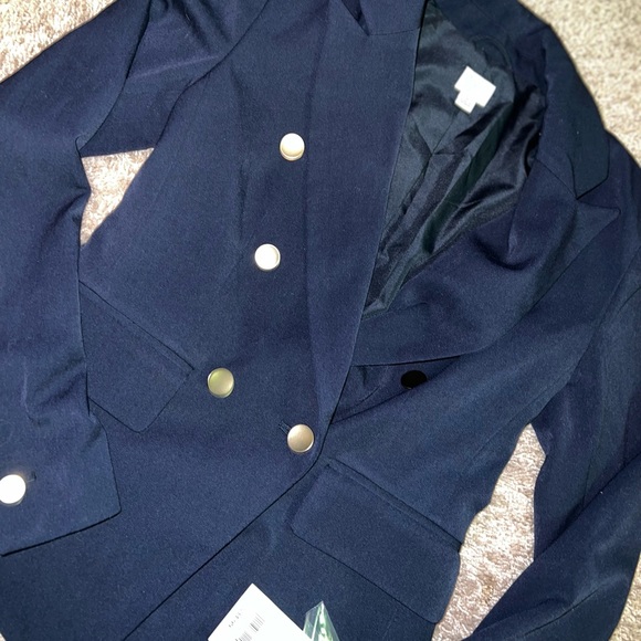 Beautiful Blazer! ✨ - Picture 2 of 6